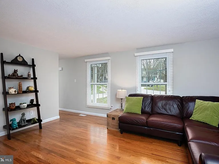 6660 Farbell Row — Photo 10