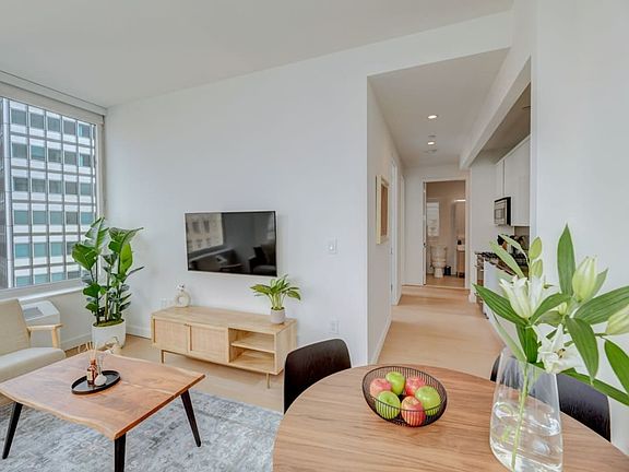 5th image of 180 Water St APT 907