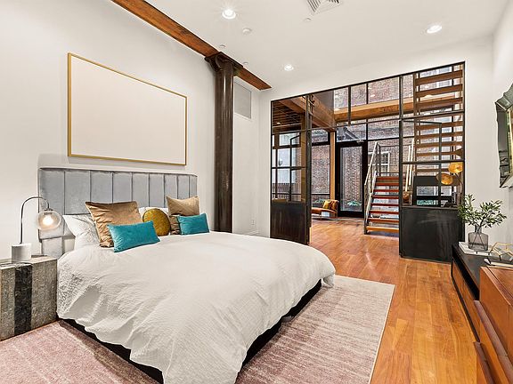 4th image of 61 N Moore St #1E