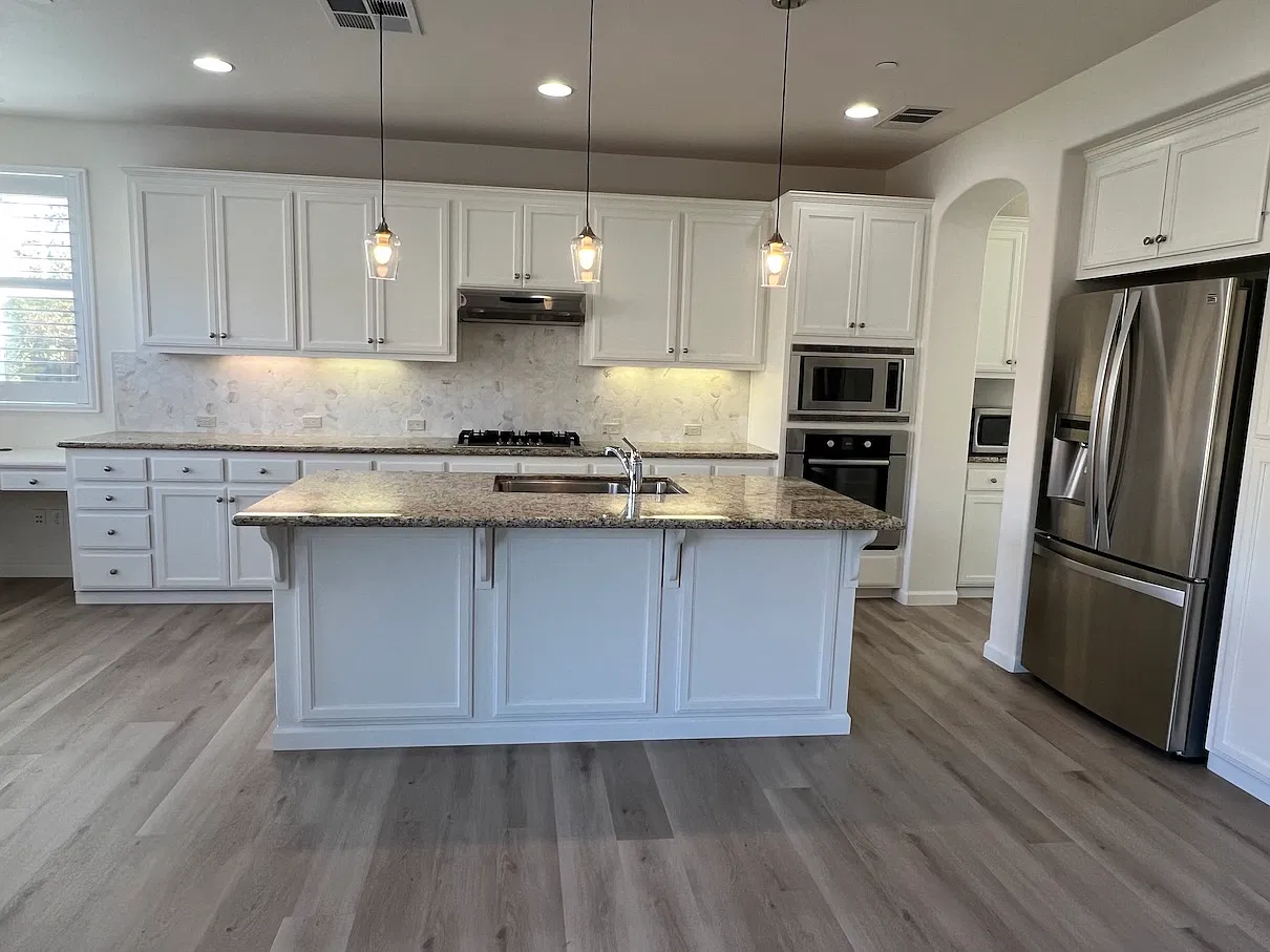 4 bed, 2.5 bath, 2509 sqft, $5,600 — Photo 4