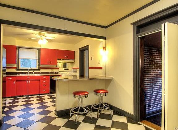 5th image of 1714 Avondale Ave