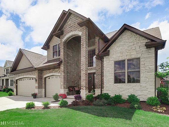 2nd image of 815 Copper Creek Dr