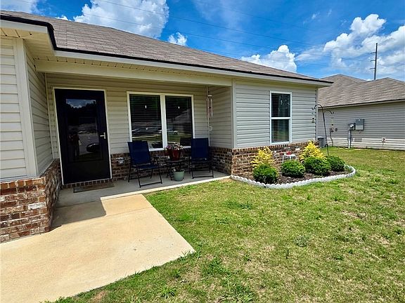 3rd image of 14085 King Arthur Ct
