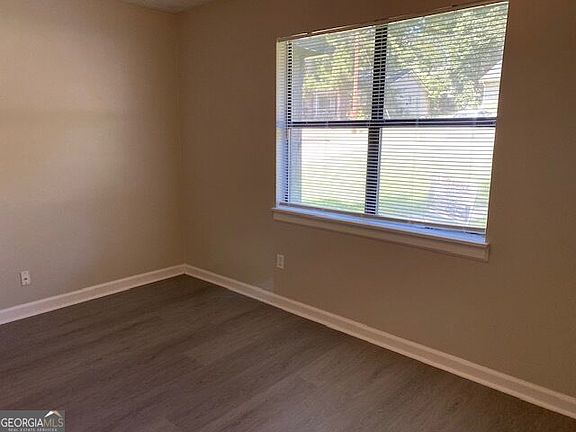 3rd image of 192 Kimberly Way SW #192