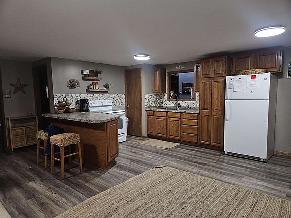 3rd image of 6417 Birch Rd