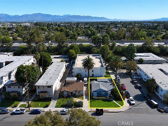 2nd image of 7402 Haskell Ave