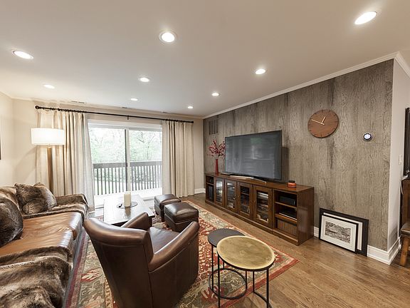 2nd image of 120 Lakeview Dr APT 124