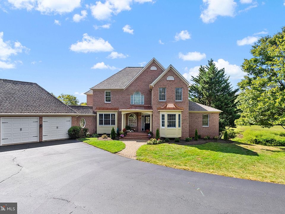 7563 Foxview Dr, Warrenton, VA 20186 | Zillow