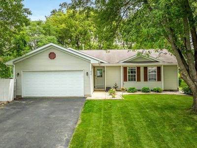 415 Staffordshire Dr NE, Poplar Grove, IL, 61065