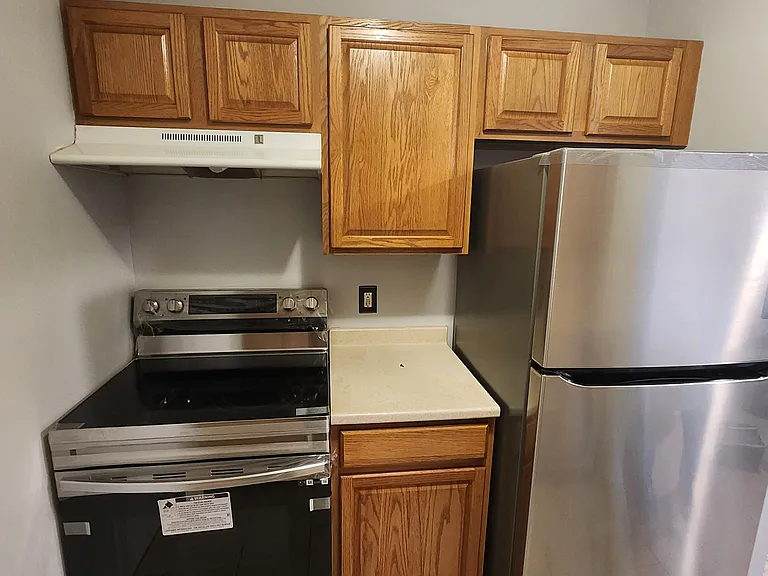 57 Glade St #C2 — Photo 5