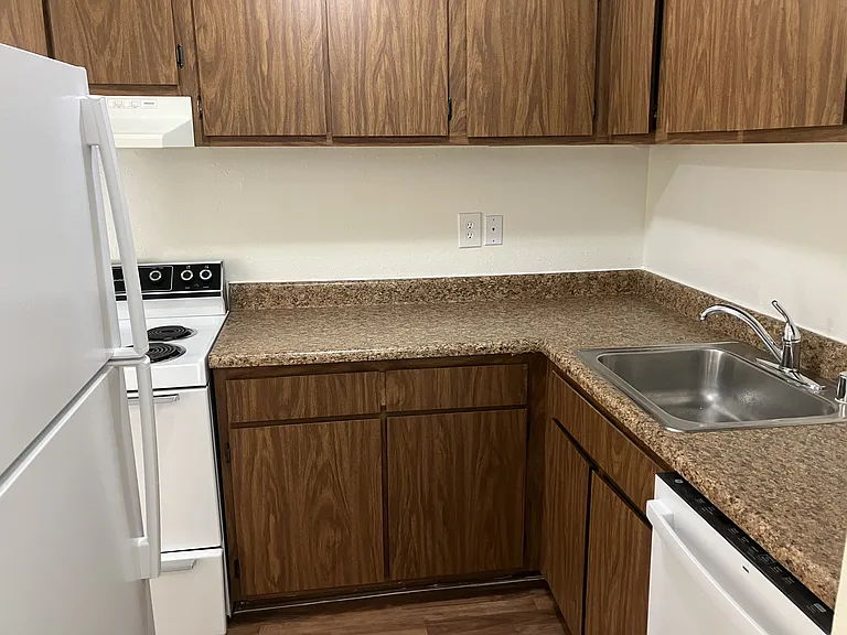 Windsor Place Apartments — Photo 66