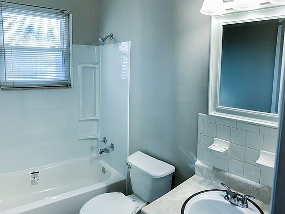 5th image of 118 Rainbow Cir
