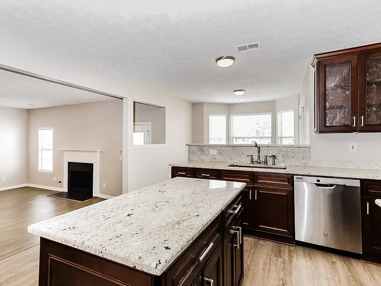 2517 Mead Ct — Photo 9