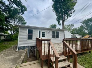 627 3rd Ave APT B, Ottawa, IL 61350