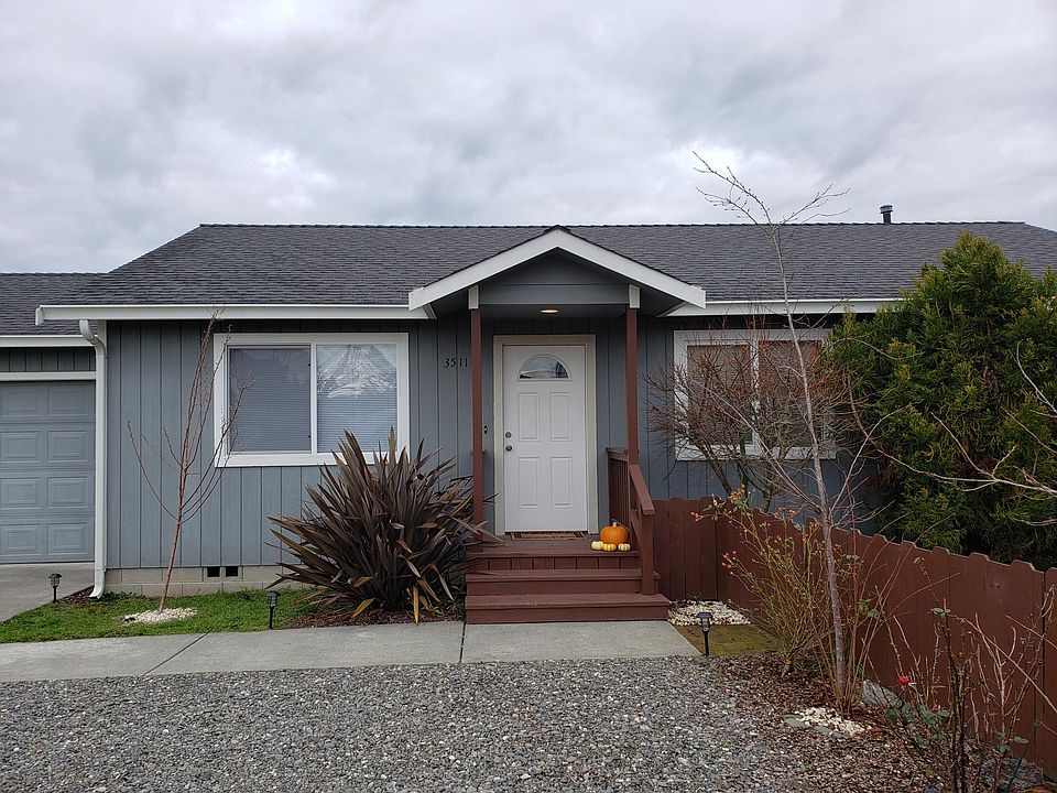 2nd image of 3511 Trinity St