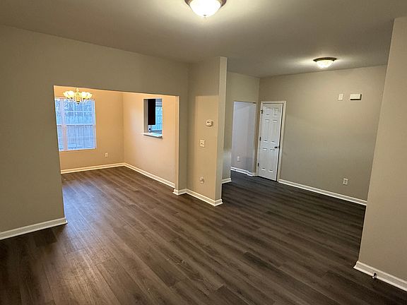 4th image of 231 Village Dr