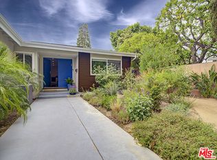 5721 Greenbush Ave, Van Nuys, CA 91401