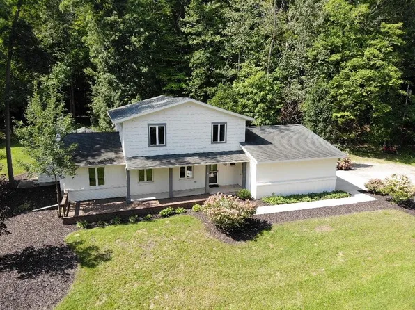 2198 Trillium Ln NW, Grand Rapids, MI 49534