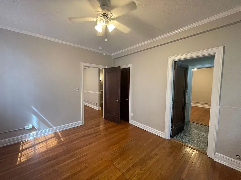 Winburn Court Apartments — Photo 5