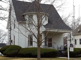 704 N Hart St, Harvard, IL 60033