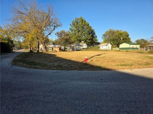 510 W Chippewa St, Paola, KS 66071