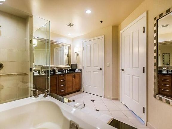 5th image of 125 E Harmon Ave #3718