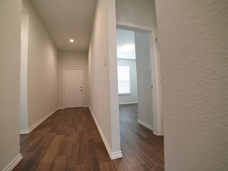 1407 Buckley St — Photo 6