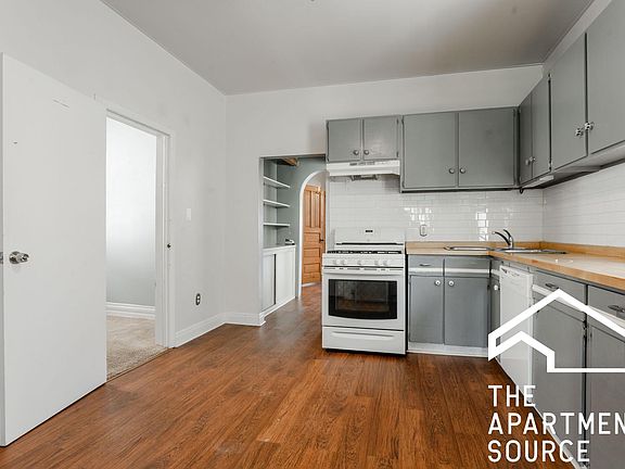 4th image of 1318 N Artesian Ave
