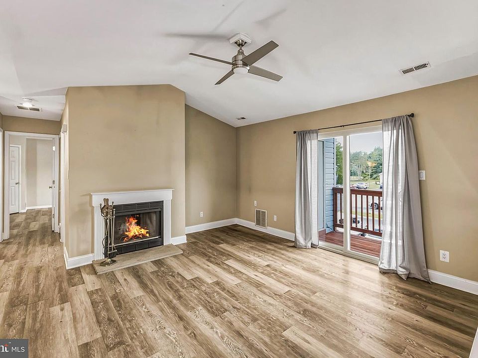 1st image of 412 Atlanta Ct