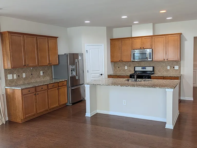 2428 Averon Dr — Photo 29