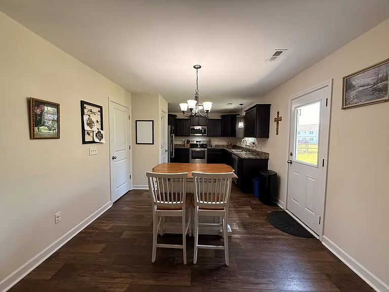 305 Agatha Ct — Photo 5