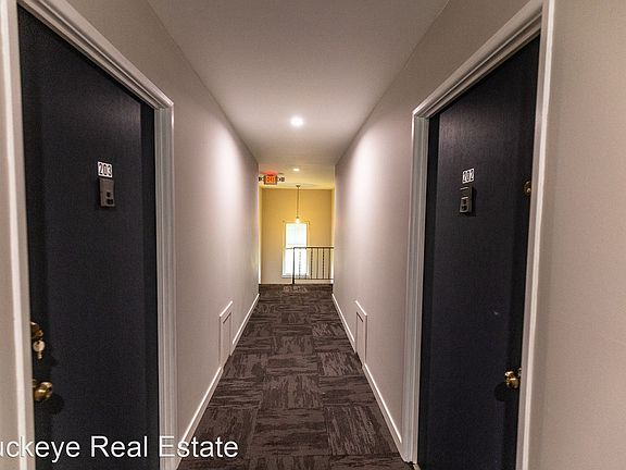 4th image of 2333 Neil Ave #201