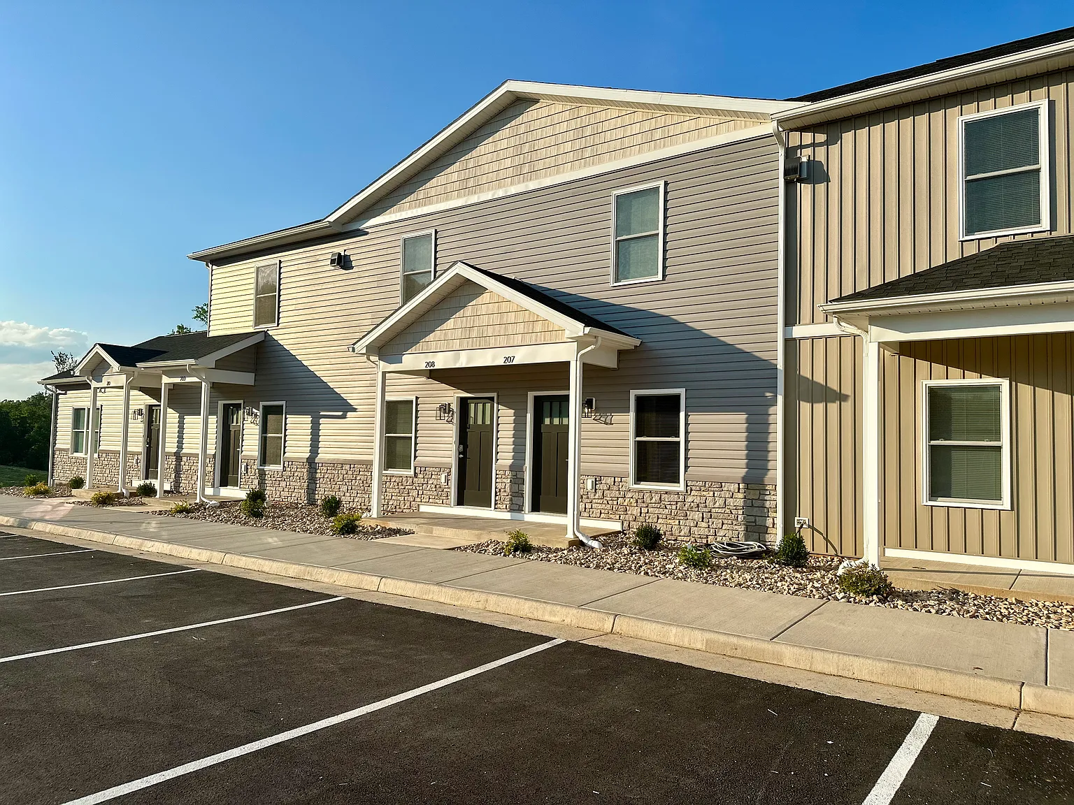 The Hills Townhomes — Photo 2