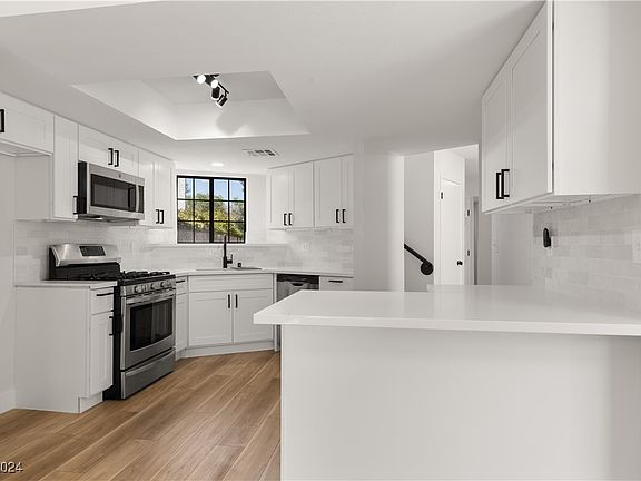 5th image of 3837 Rhine Way