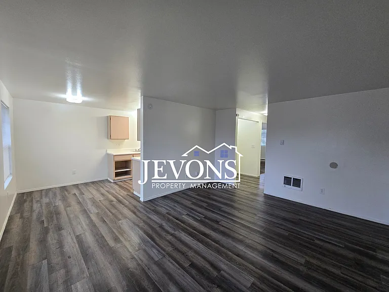 311 N 6th St #6 — Photo 3
