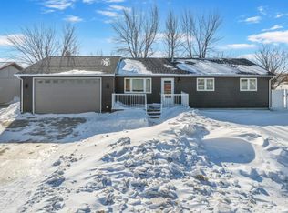 1221 33rd Ave SW, Minot, ND 58701