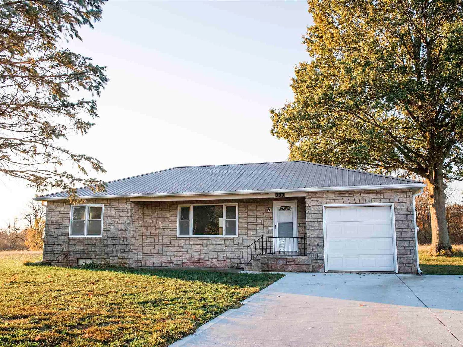 309 Walker St, Ursa, IL 62376 MLS 203078 Zillow