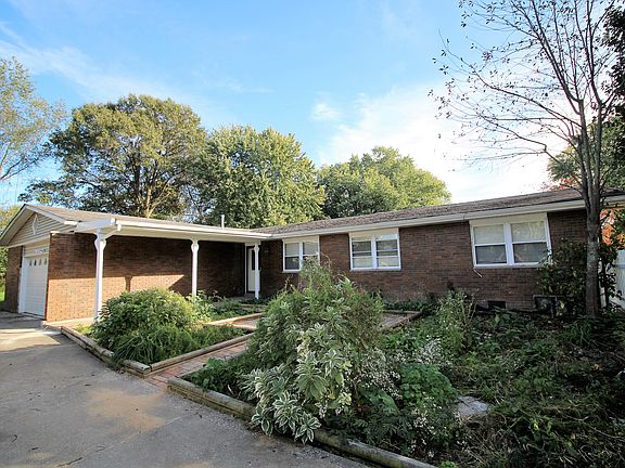 3rd image of 1304 Eileen St