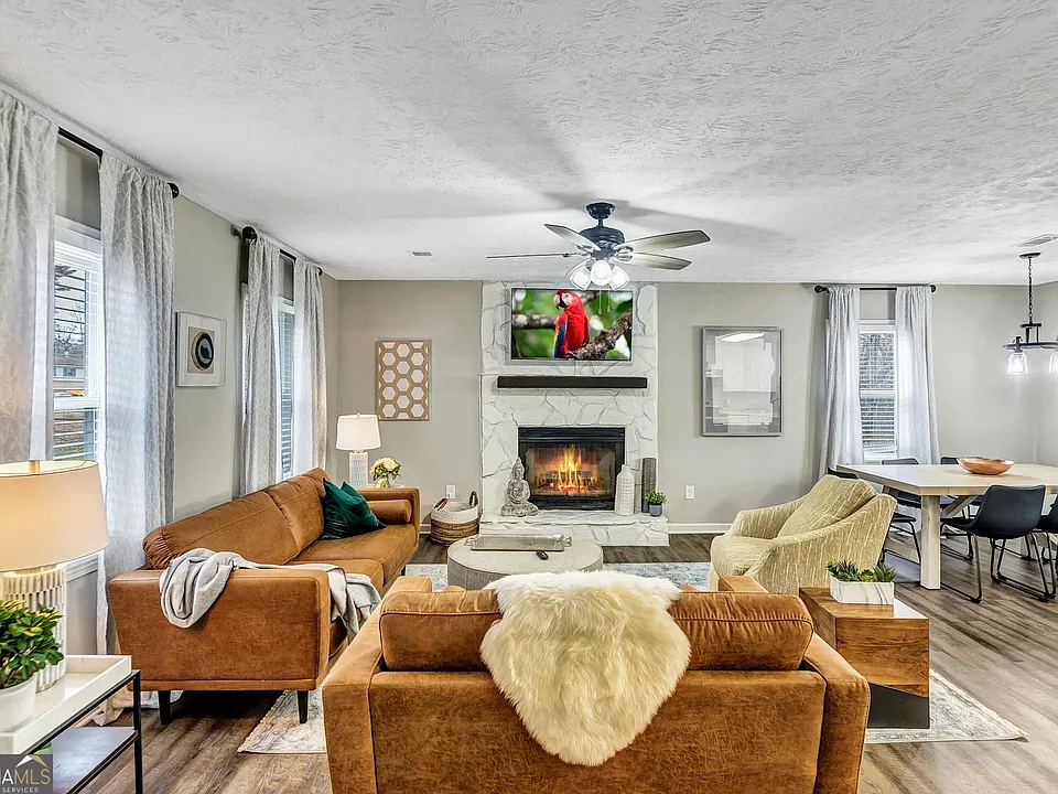3017 Valley View Dr