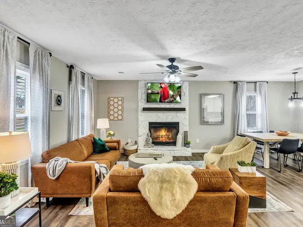 3017 Valley View Dr, Powder Springs, GA 30127