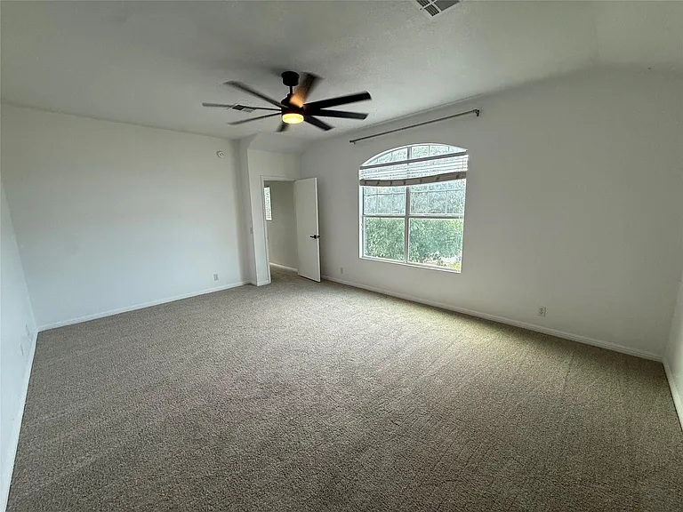 9204 Magna Carta Loop — Photo 11