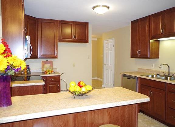 4th image of 3590 Bradstone Dr