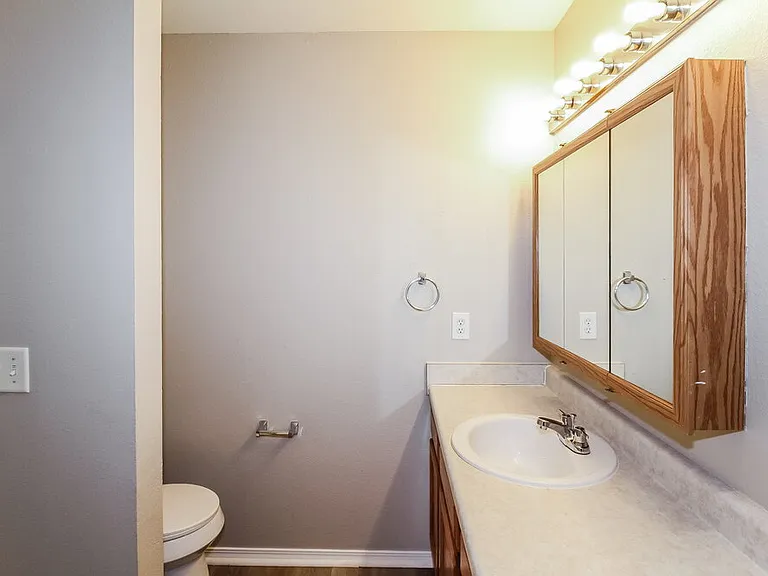 1016 NW 14th Pl — Photo 15