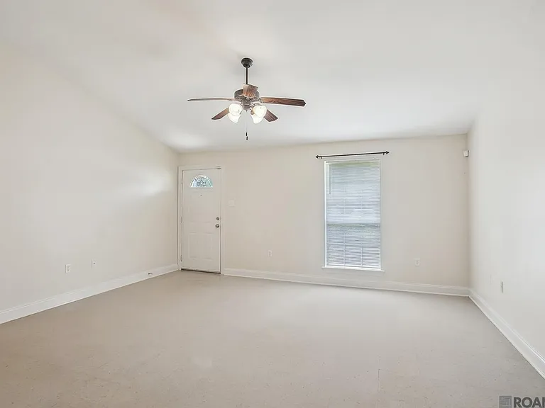 408 E Beech St — Photo 2