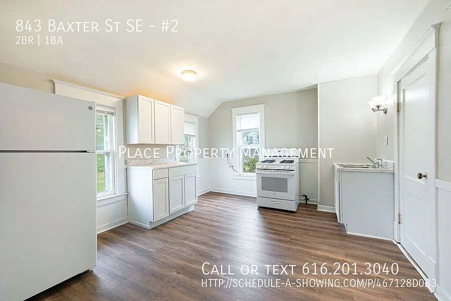 843 Baxter #2 - 2 Bedrooms/ 1Bath — Photo 4