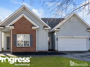 1812 Conifer Cres, Charlotte, NC 28213