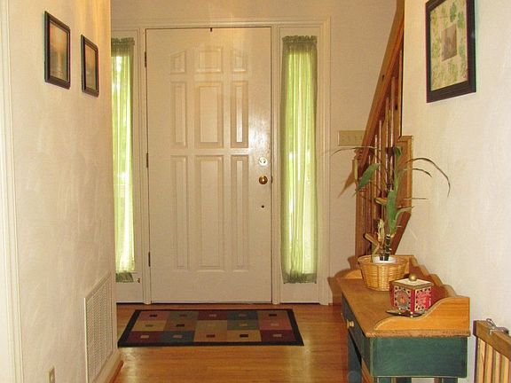 5th image of 3616 Derby Dr