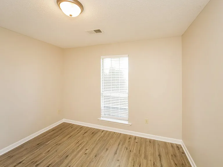 7203 Fox Creek Dr — Photo 12
