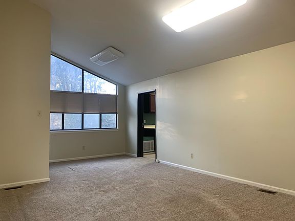 3rd image of 5800 Forest Pl
