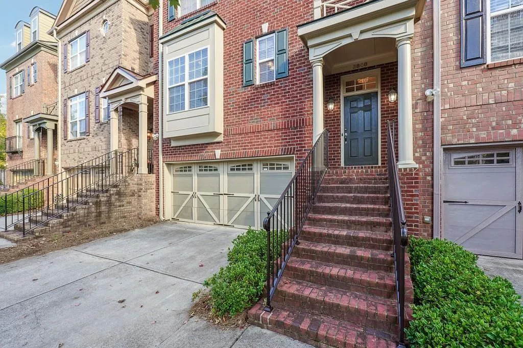 Building Photo - 3808 Fairhill Point